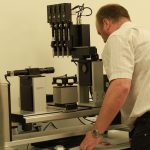 نصب و آموزش دستگاه کشش سطحی و زاویه تماس (1)